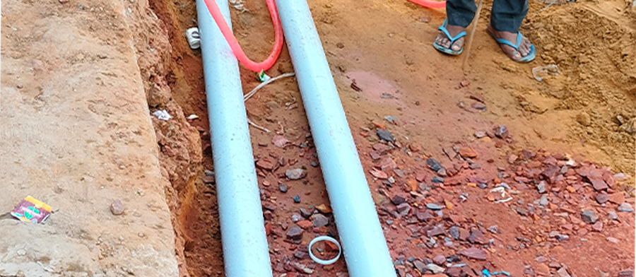 Floor drain positioned near a restaurant kitchen washing zone